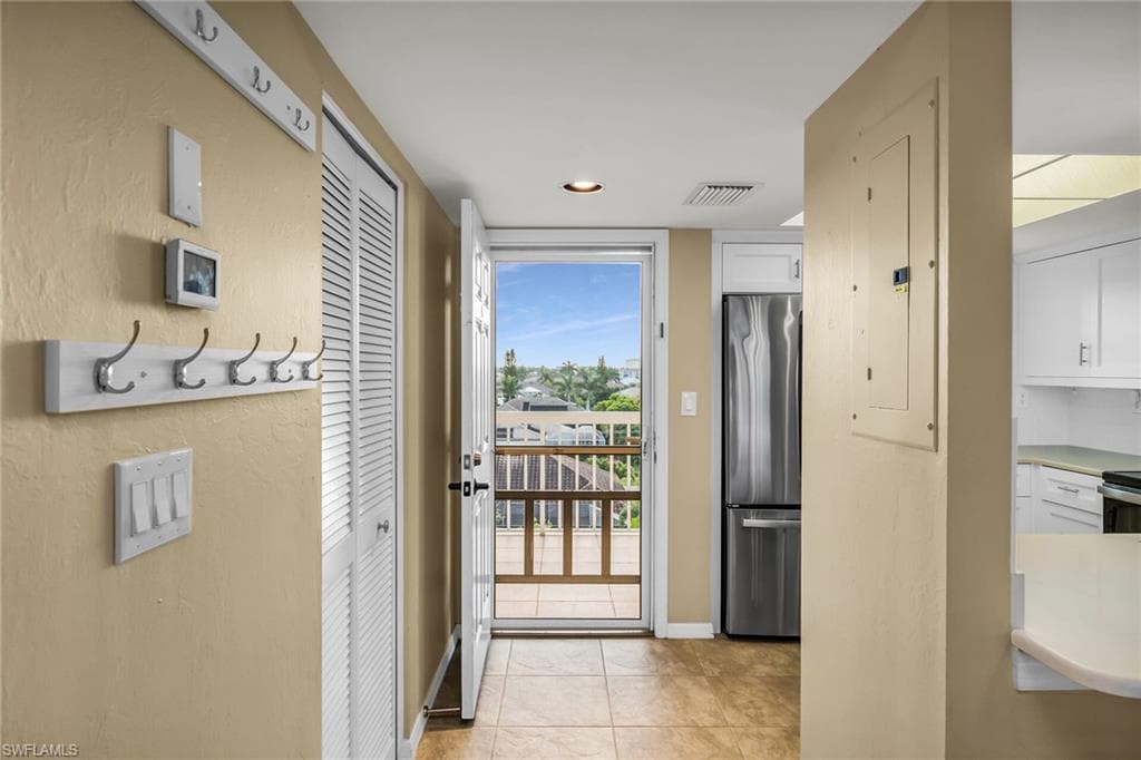 /property-images/225049881-2.jpg