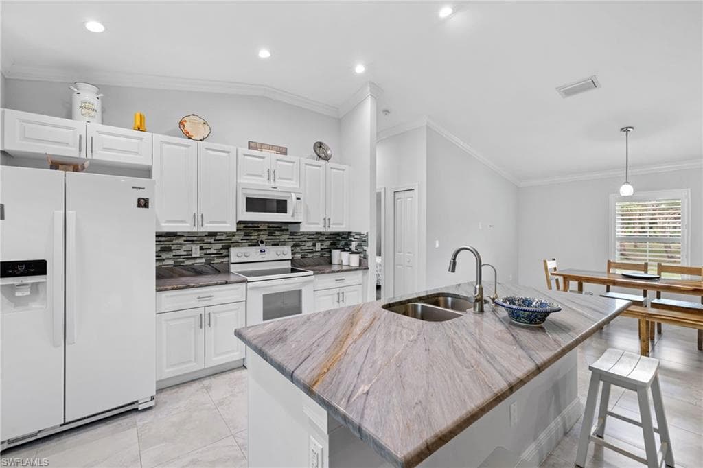 /property-images/225049894-2.jpg