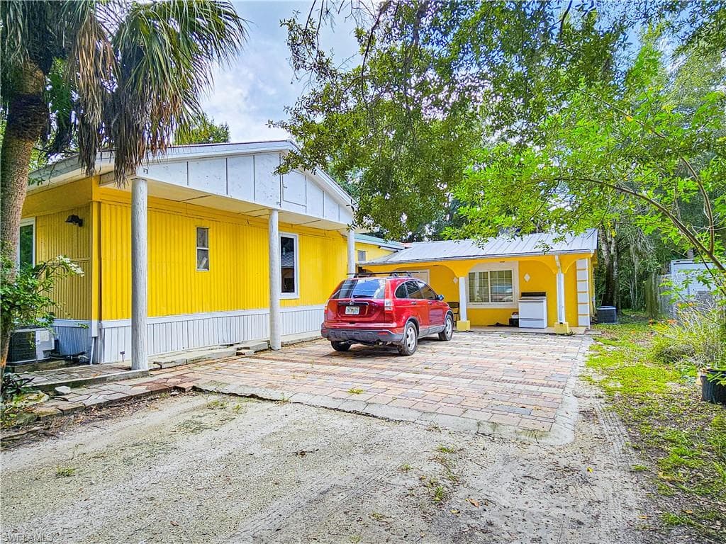 571 E Lincoln AVE, LABELLE FL 33935-22