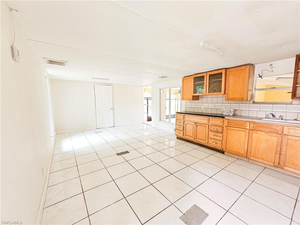 571 E Lincoln AVE, LABELLE FL 33935-35