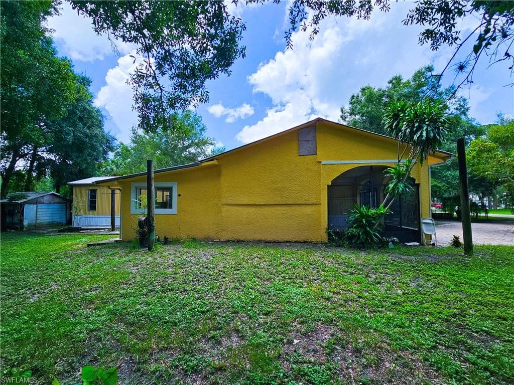 571 E Lincoln AVE, LABELLE FL 33935-8
