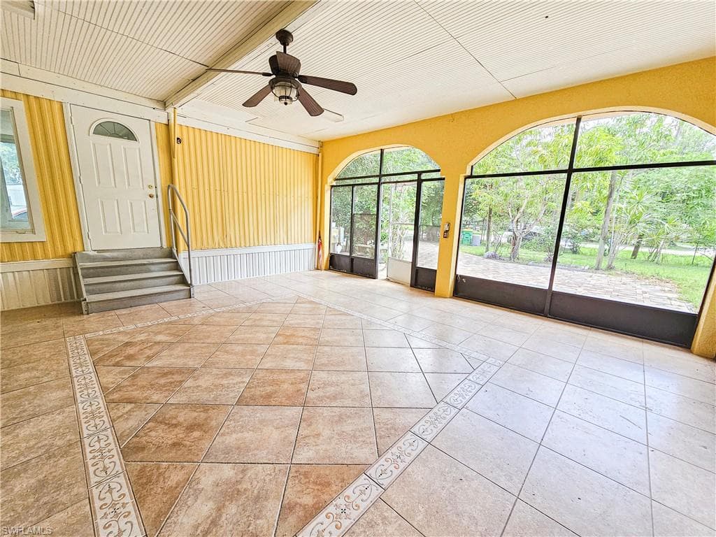 571 E Lincoln AVE, LABELLE FL 33935-37
