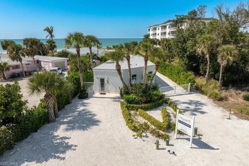 2740 N Beach RD, ENGLEWOOD FL 34223-2