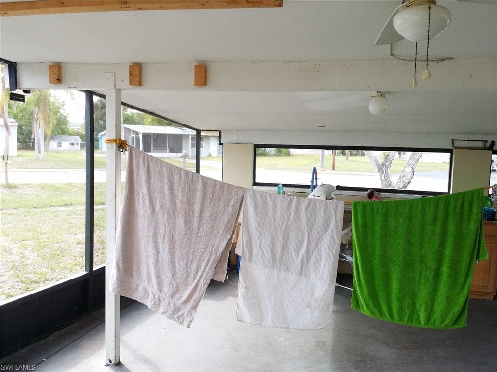 950 Lakeview DR, NORTH FORT MYERS FL 33903-22