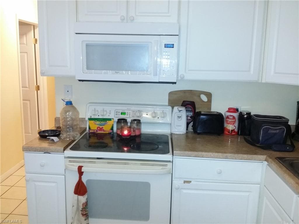 950 Lakeview DR, NORTH FORT MYERS FL 33903-5
