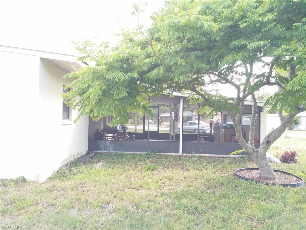 950 Lakeview DR, NORTH FORT MYERS FL 33903-31