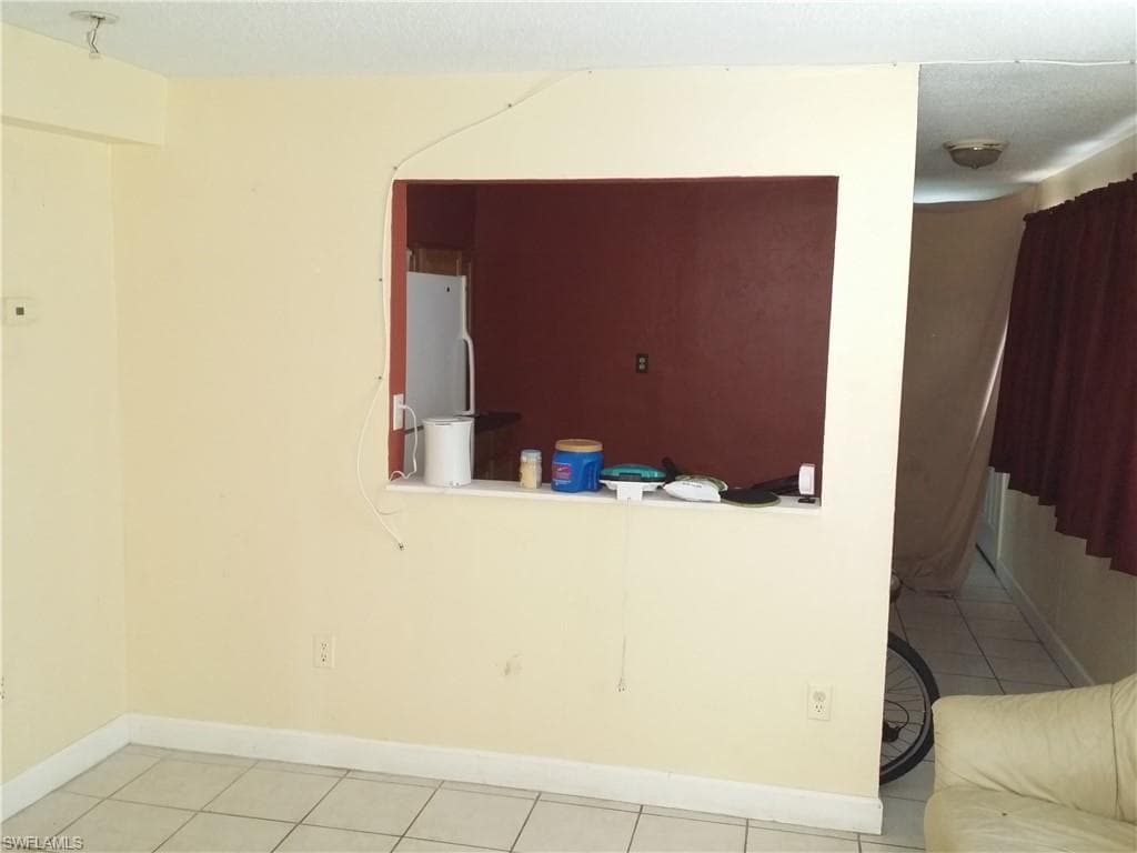 950 Lakeview DR, NORTH FORT MYERS FL 33903-9