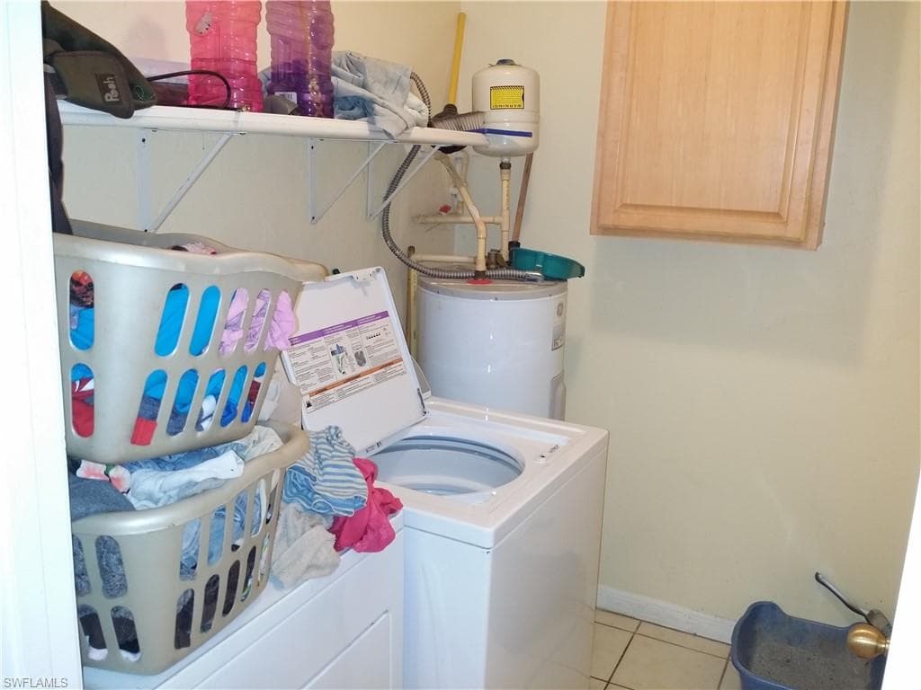 950 Lakeview DR, NORTH FORT MYERS FL 33903-17
