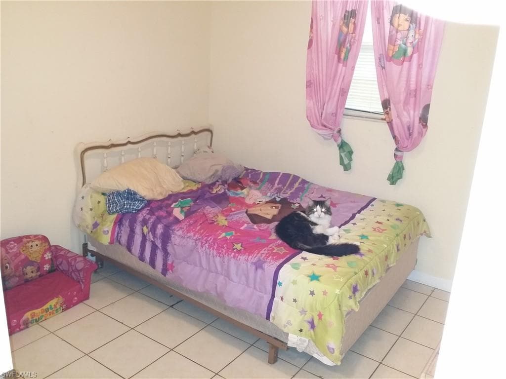 950 Lakeview DR, NORTH FORT MYERS FL 33903-18
