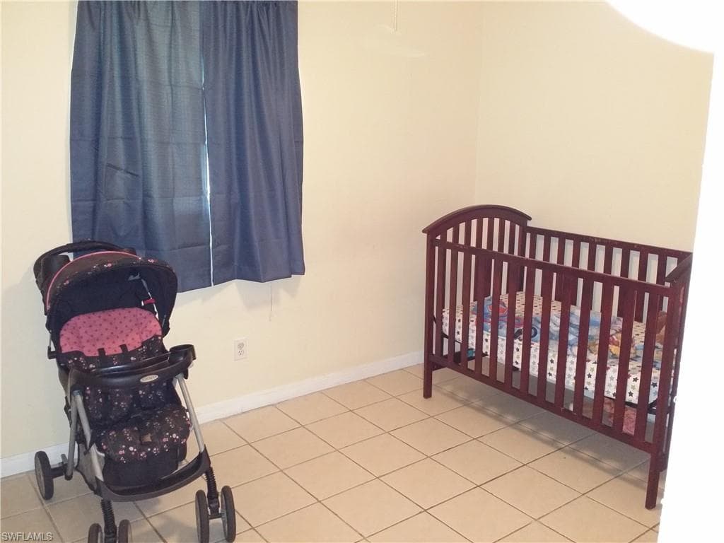 950 Lakeview DR, NORTH FORT MYERS FL 33903-20