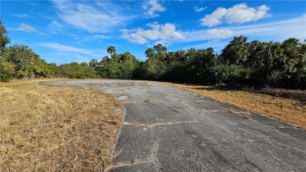 811 Opal CT, LABELLE FL 33935-17