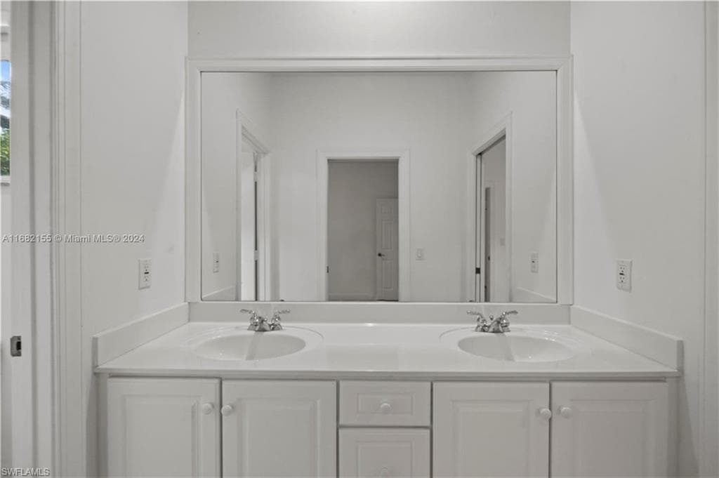 9663 SW 122 ST, MIAMI FL 33176-17