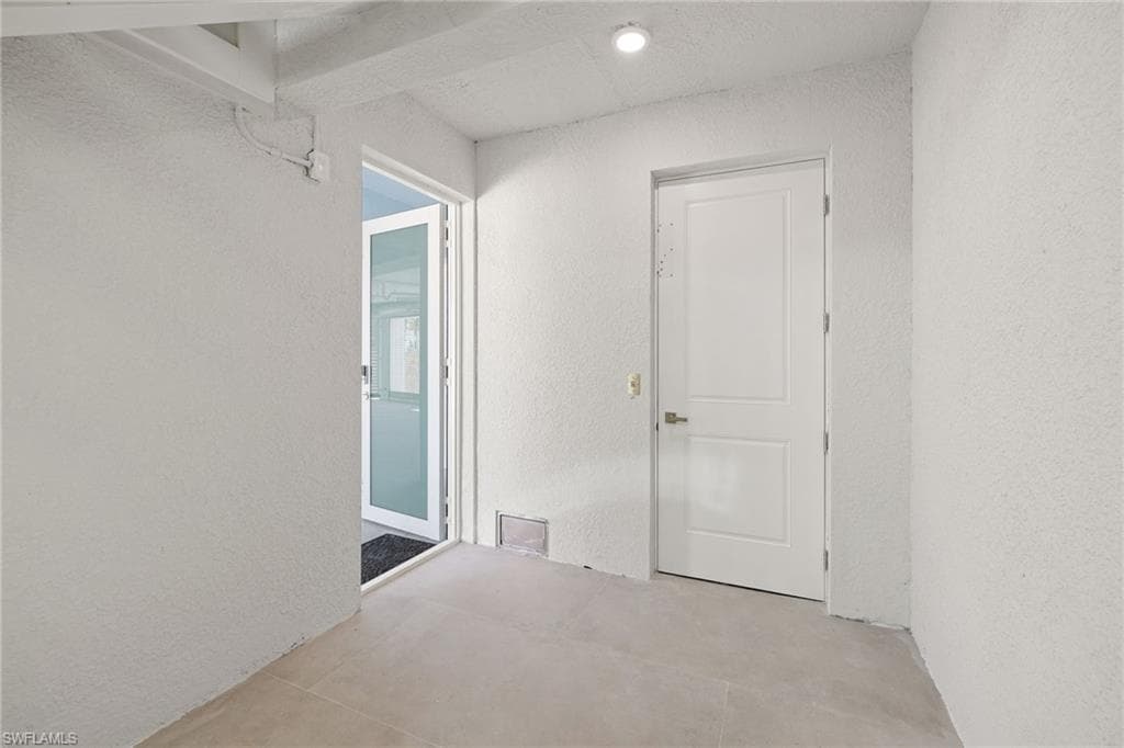 121 Hibiscus DR-48
