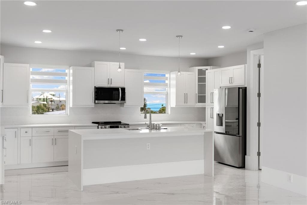 121 Hibiscus DR-32