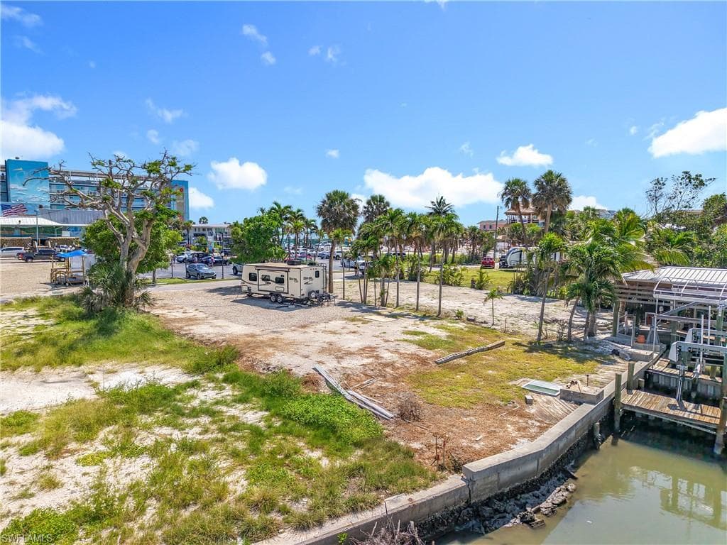 1339 Santos RD, FORT MYERS BEACH FL 33931-27