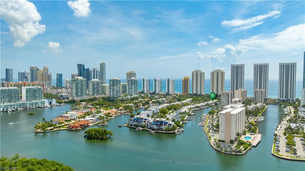 214 Poinciana Dr # 204, MIAMI BEACH FL 33160-6