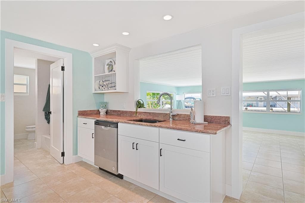 2500 Harbor View DR, MATLACHA FL 33993-21