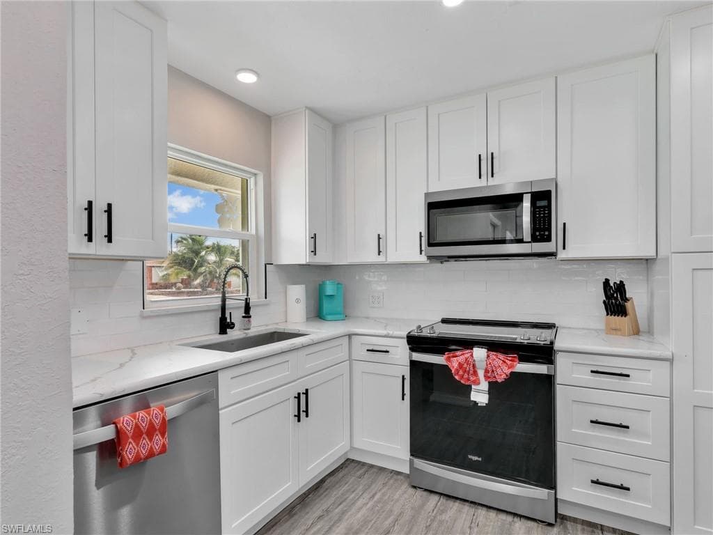 195 Hibiscus DR, FORT MYERS BEACH FL 33931-5