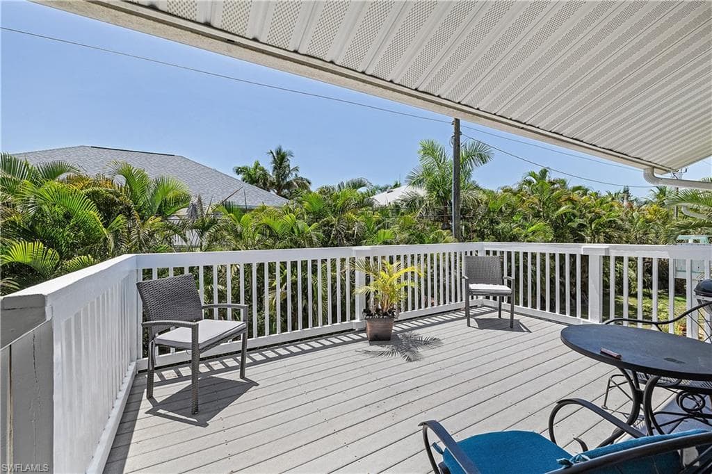 7841 Breakwater CT-17