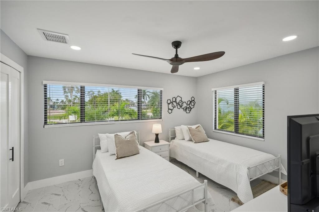 268 Ibis ST-10