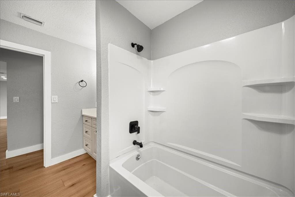 17042 Wayzata CT-25