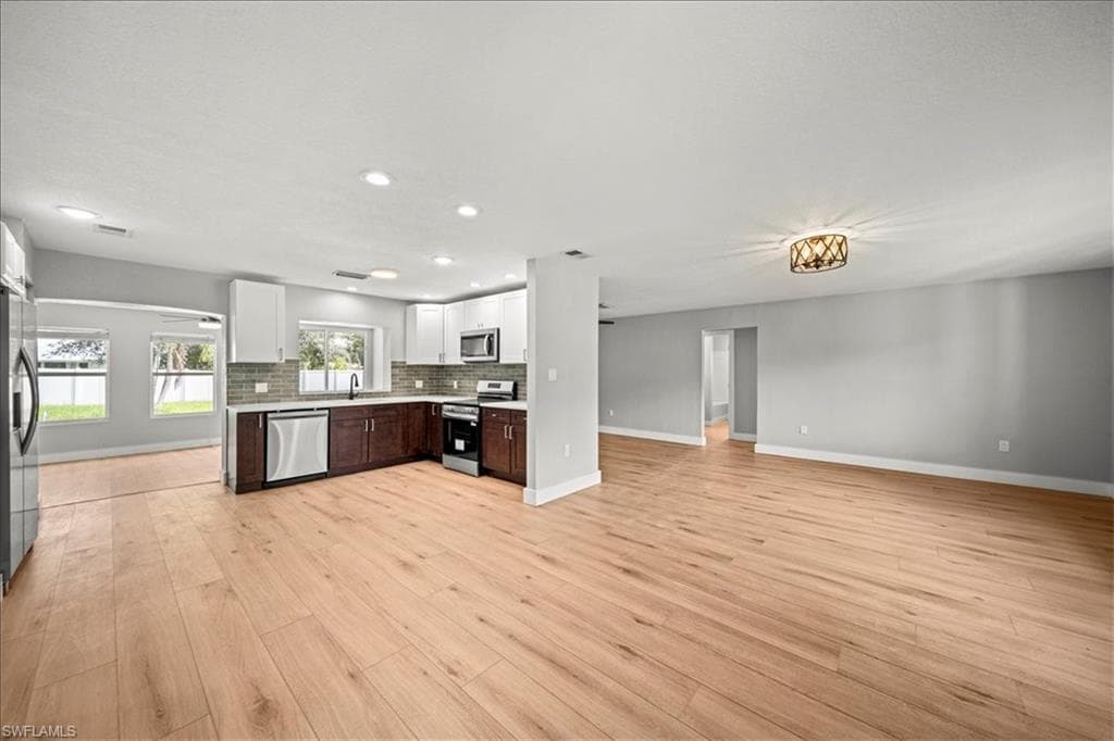 17042 Wayzata CT-6