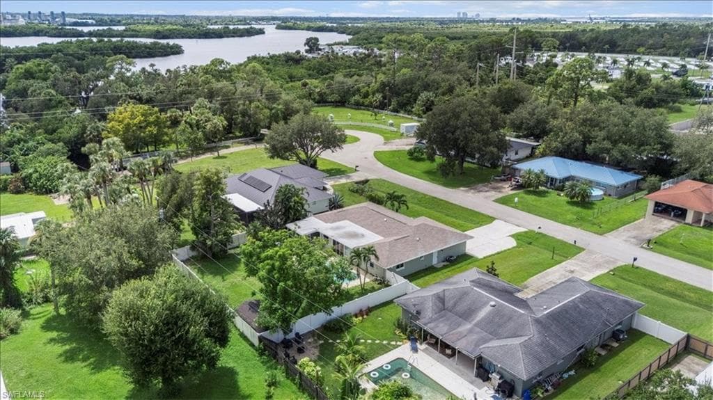 17042 Wayzata CT-35