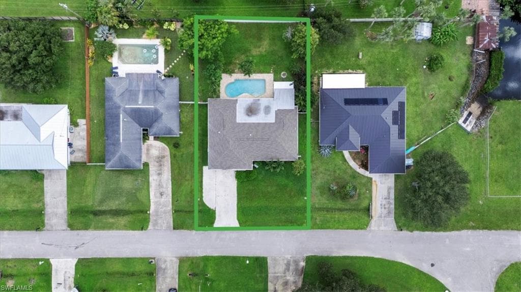 17042 Wayzata CT-33