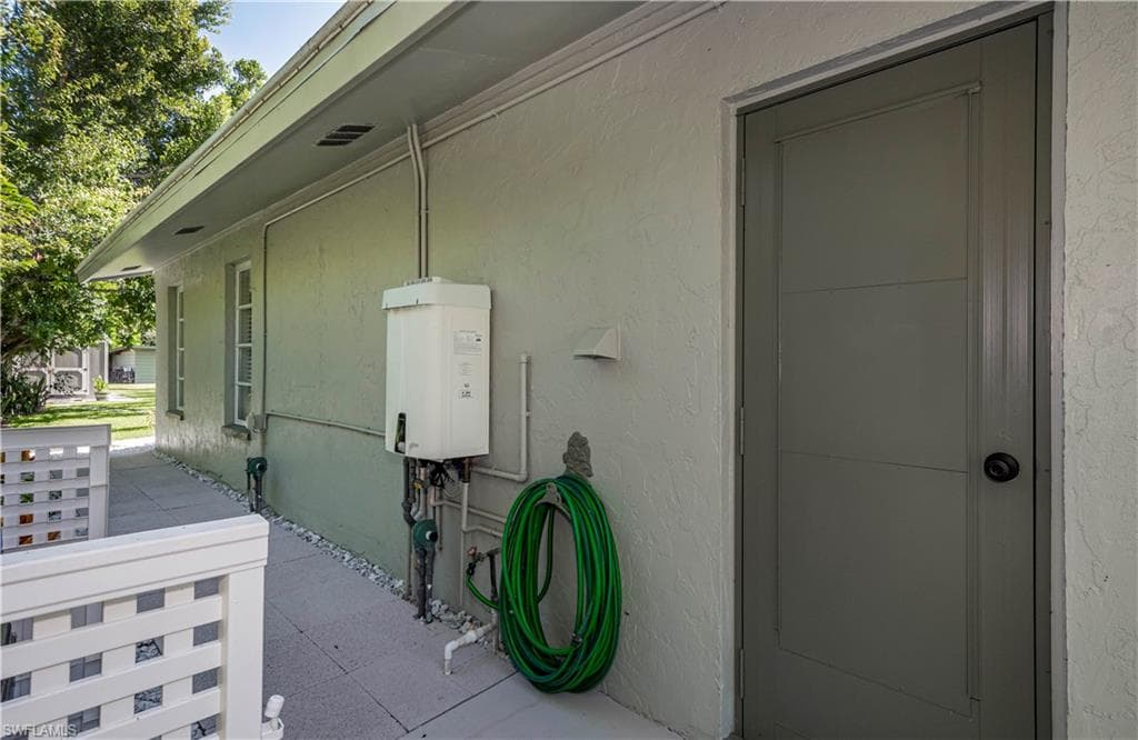 62 W North Shore AVE, NORTH FORT MYERS FL 33903-46