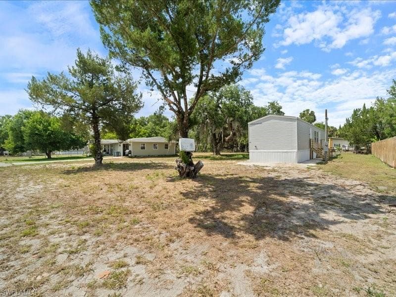 1038 Canopy LN, MOORE HAVEN FL 33471-2