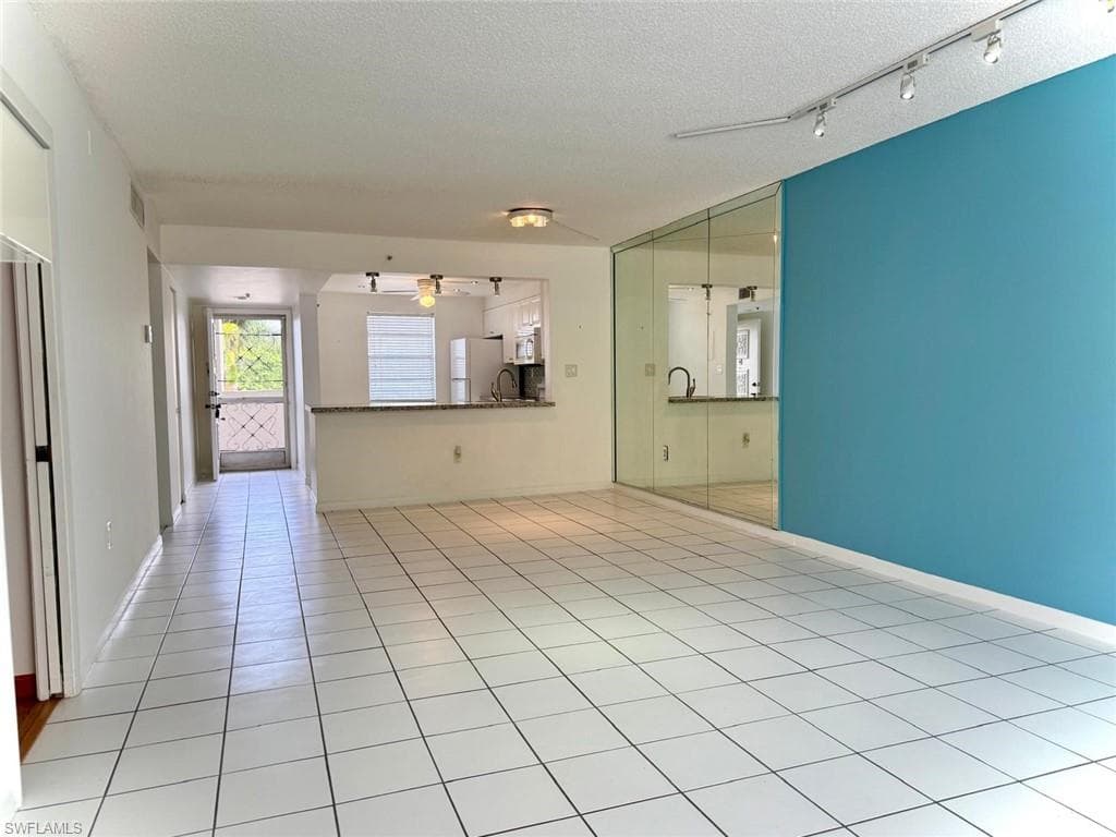 3910 INVERRARY BLVD # B, LAUDERHILL FL 33319-1