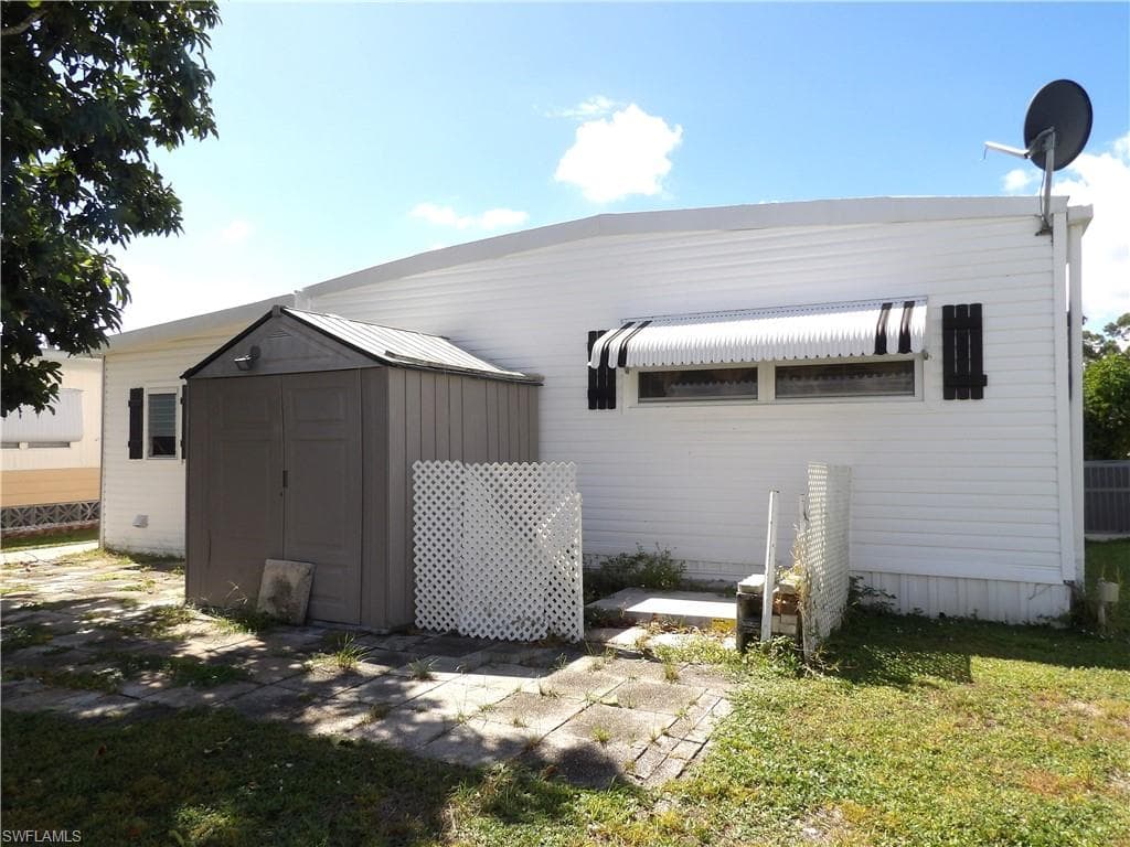 247 SHRUB LN N, NORTH FORT MYERS FL 33917-2