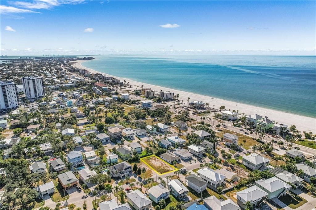 140 Hercules DR, FORT MYERS BEACH FL 33931-6