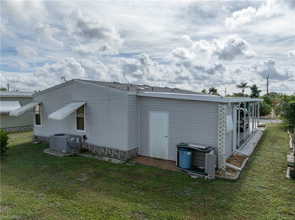 3465 Celestial WAY, NORTH FORT MYERS FL 33903-28