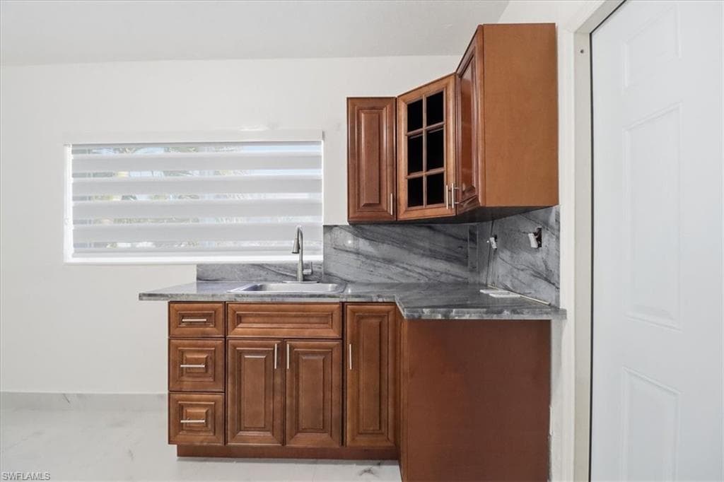 6800 SW 28th AVE, MIAMI FL 33147-18