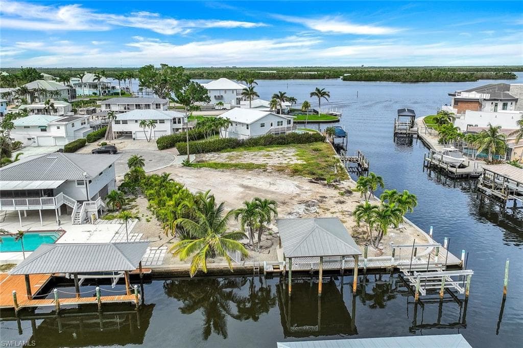 18 Avenida Carita, FORT MYERS BEACH FL 33931-10