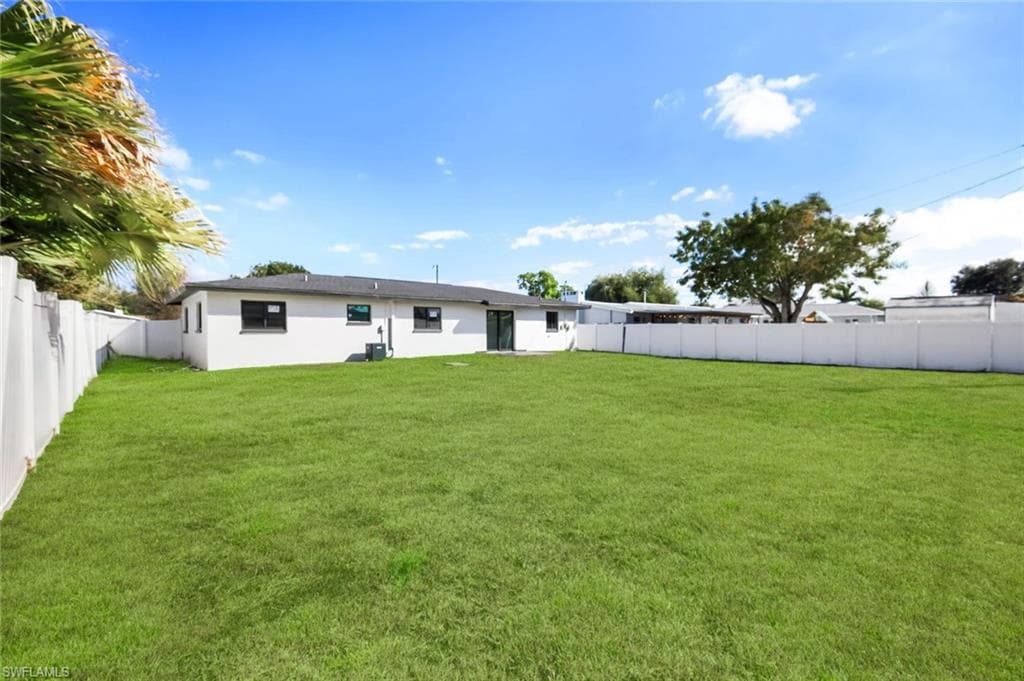 1389 Pine AVE, NORTH FORT MYERS FL 33917-22