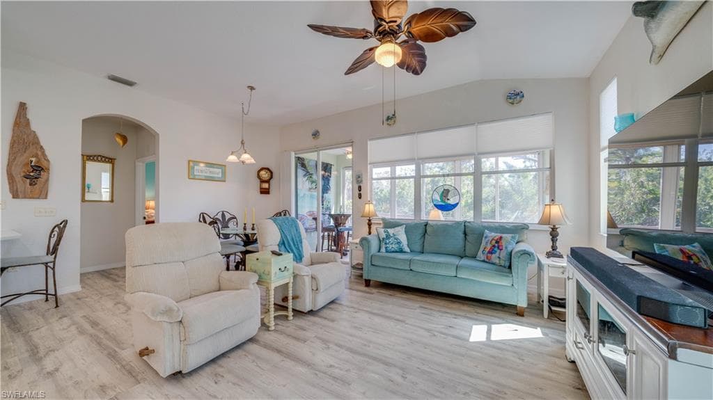 3181 Matecumbe Key RD 4-5
