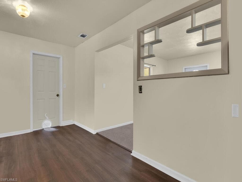 2124 E Gardenia CIR-5