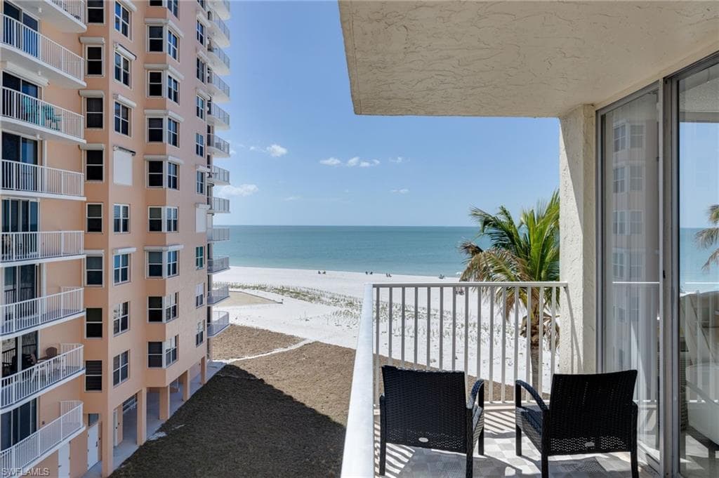 7360 Estero BLVD 403-11