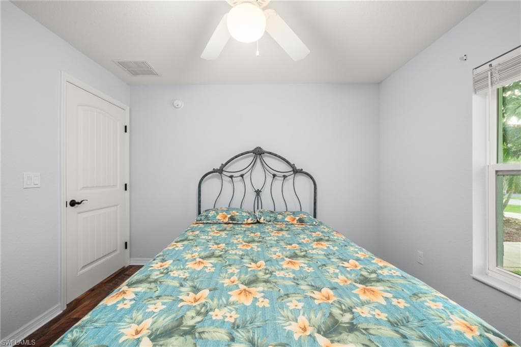 112 Bimini ST NE-26