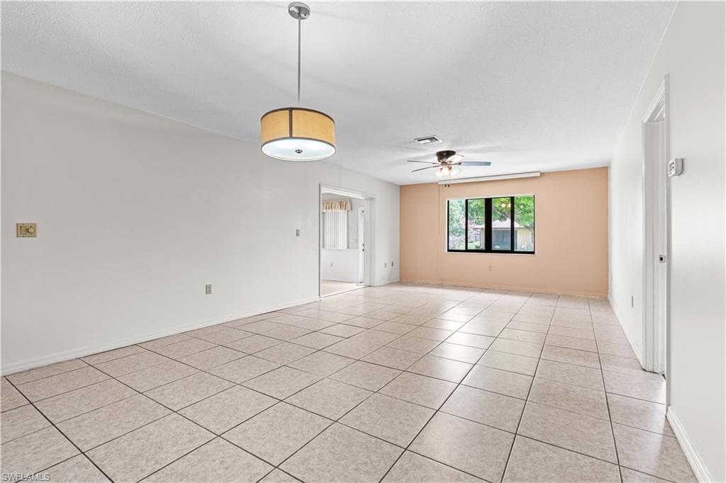 2906 Waterwood DR-16