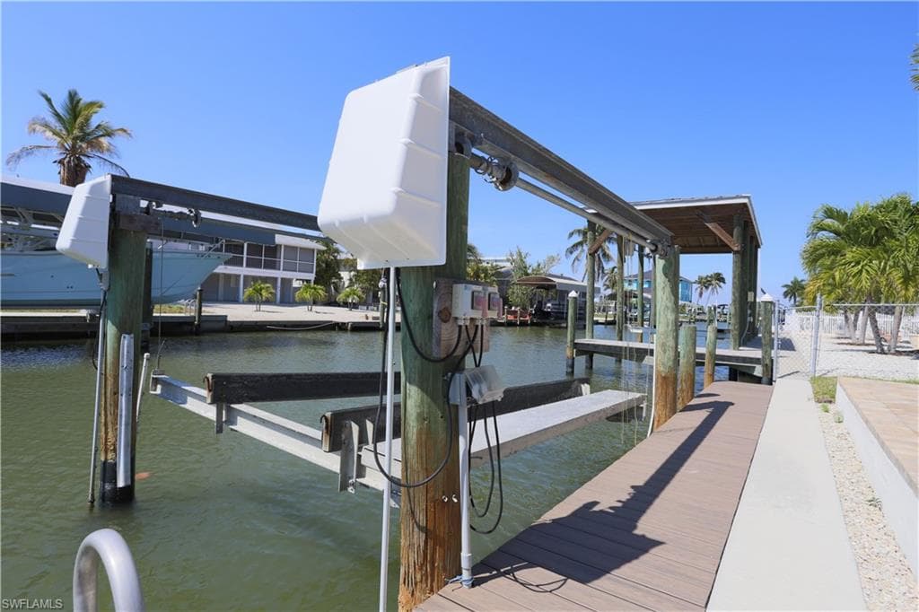 189 Curlew ST-9