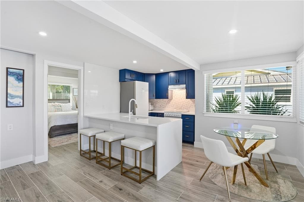 239 Curlew ST-11