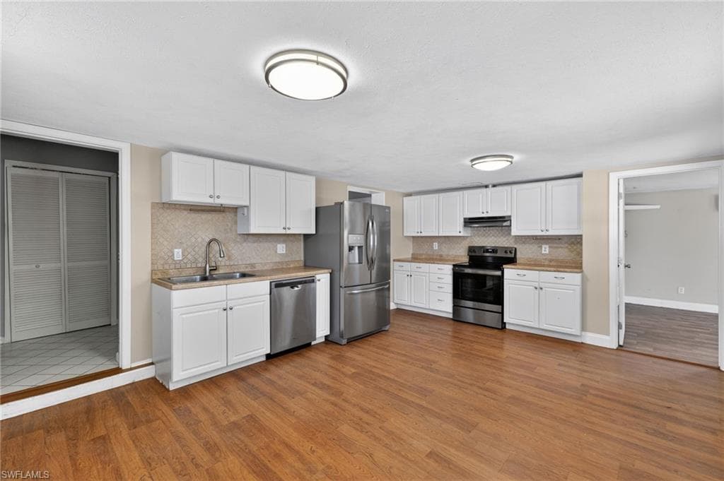 915 Hibiscus LN-12