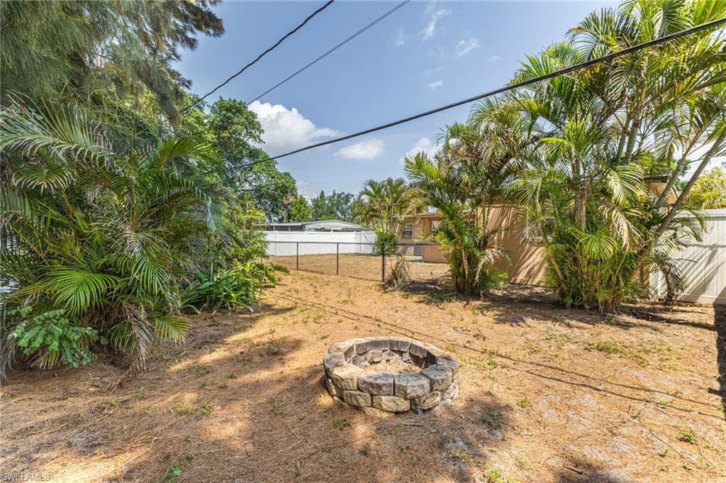 915 Hibiscus LN-11