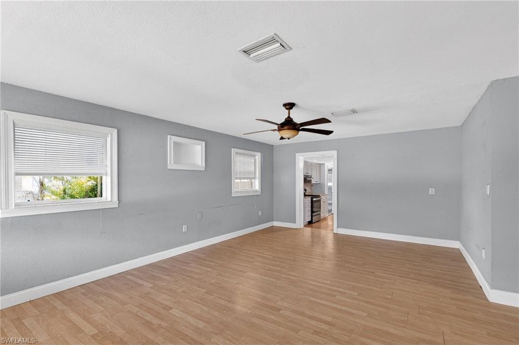 915 Hibiscus LN-18