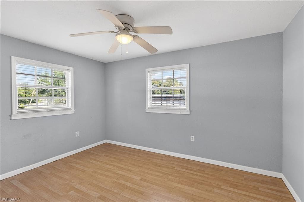 915 Hibiscus LN-28