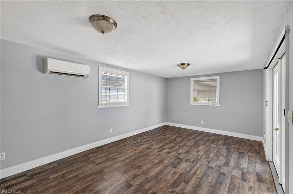 915 Hibiscus LN-20