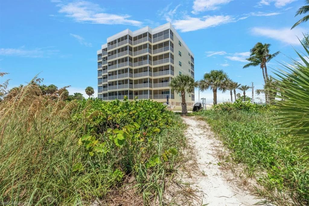 100 Estero BLVD 332-12